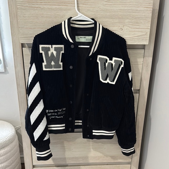 Off-white - Picture 2 of 5